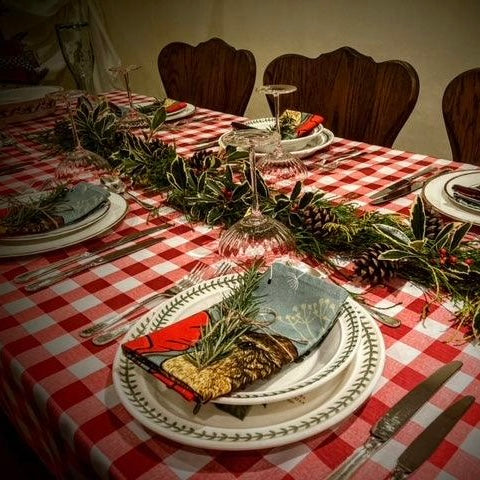 Festive Wren Table - Fox & Boo